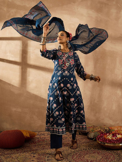 Women Floral Embroidered Regular Beads and Stones Pure Cotton Kurta with Trousers & With Dupatta