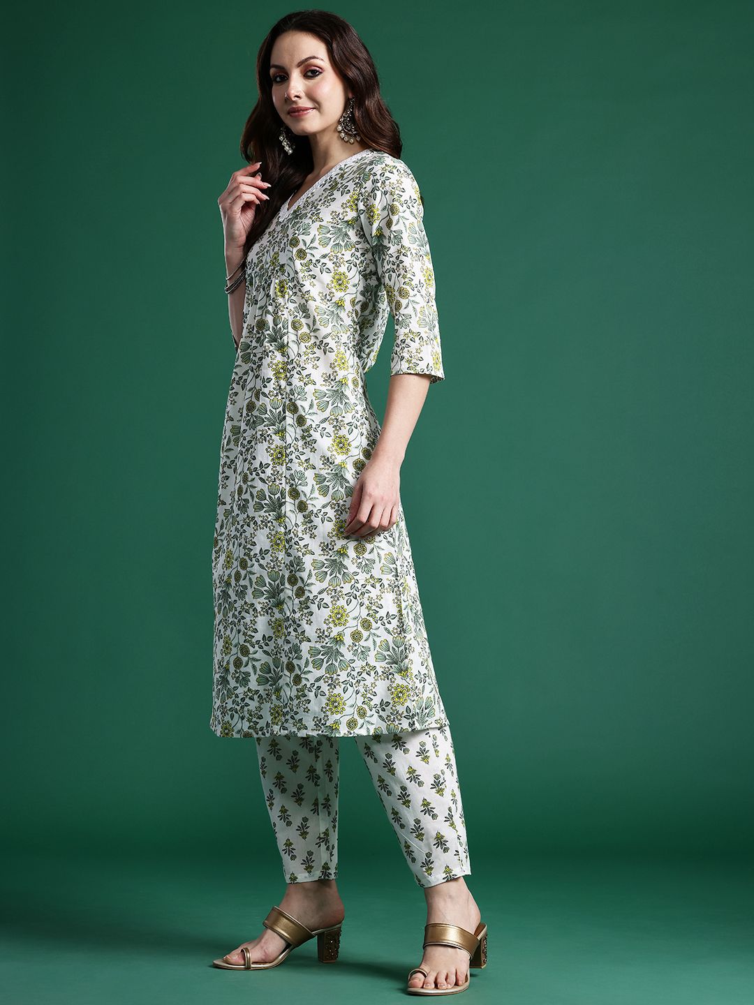 Women Floral Printed Pleated Pure Cotton Kurta with Trousers & With Dupatta