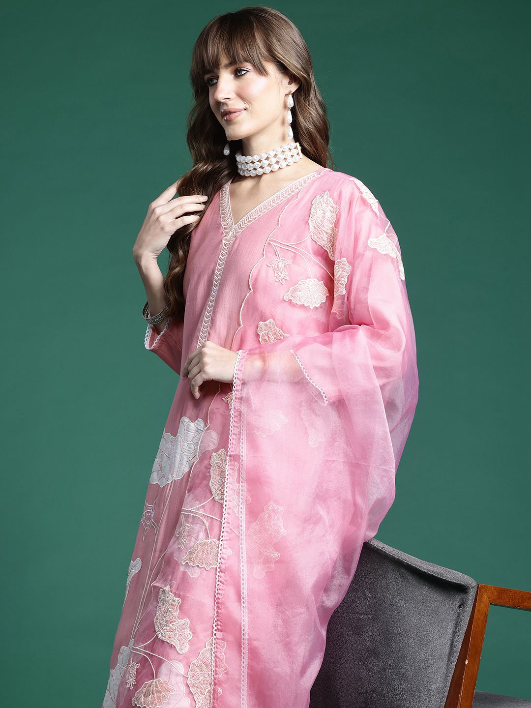 Dhiyona IE Floral Embroidered Regular Sequinned Kurta with Trousers & Dupatta