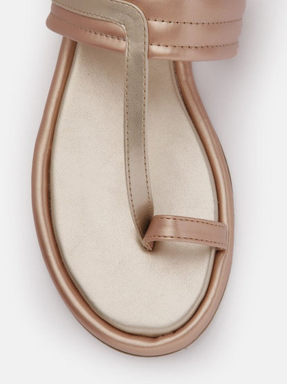Dhiyona AK Women Striped Ethnic One Toe Flats