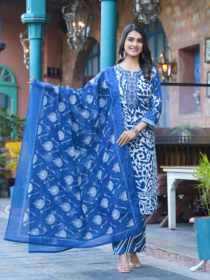 Dhiyona VA Women'sFloral Printed Notch Neck Straight Kurta With Trousers & Dupatta