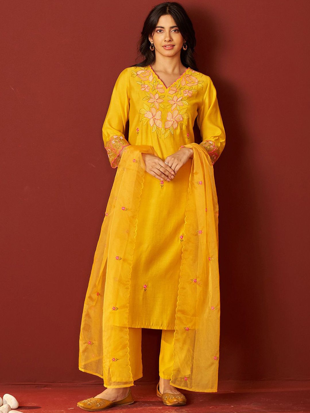 Women Floral Woven Design Kurta with Trousers & Dupatta