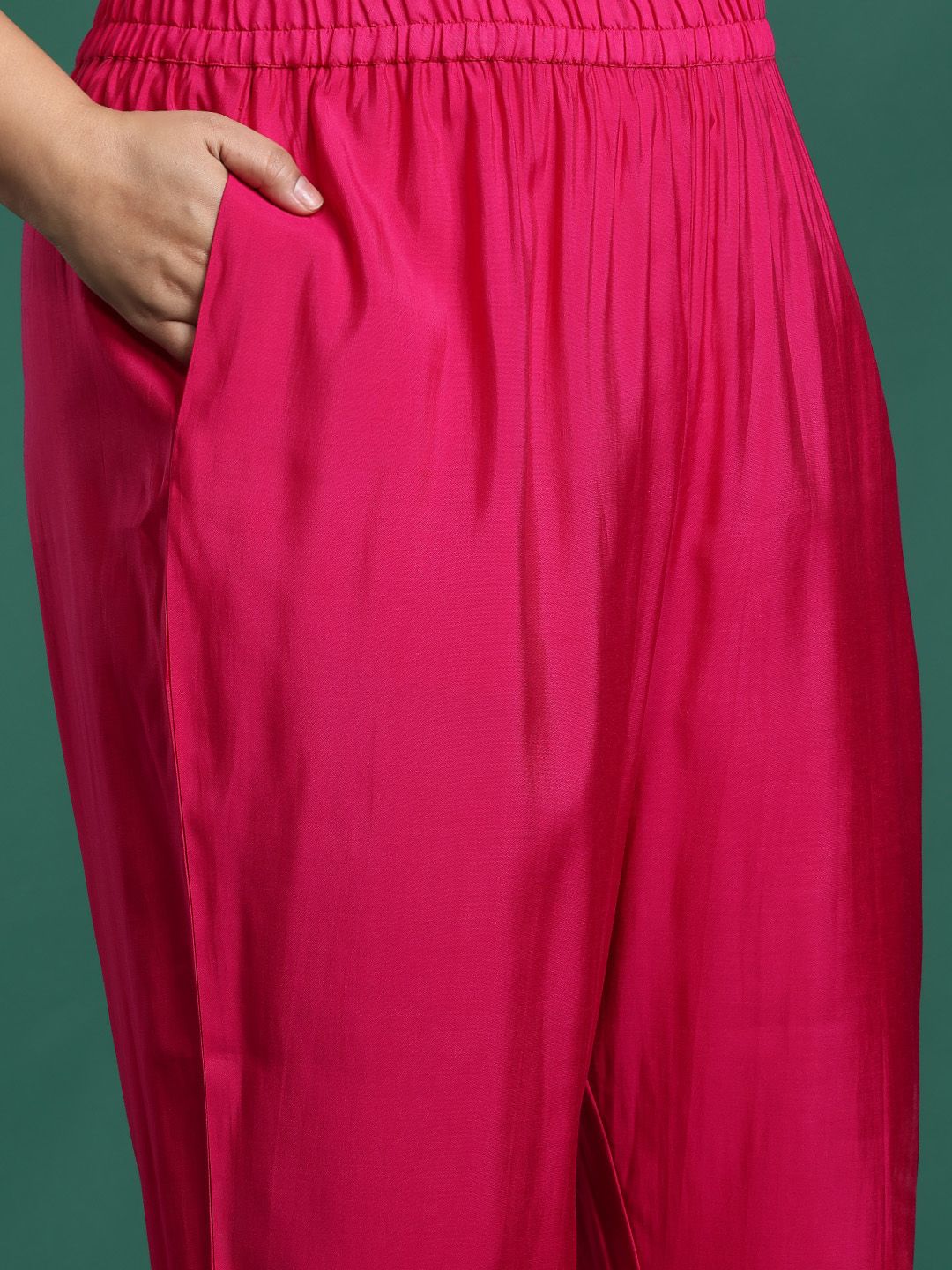 Plus Size Ethnic Motifs Embroidered Mirror Work Kurta Set