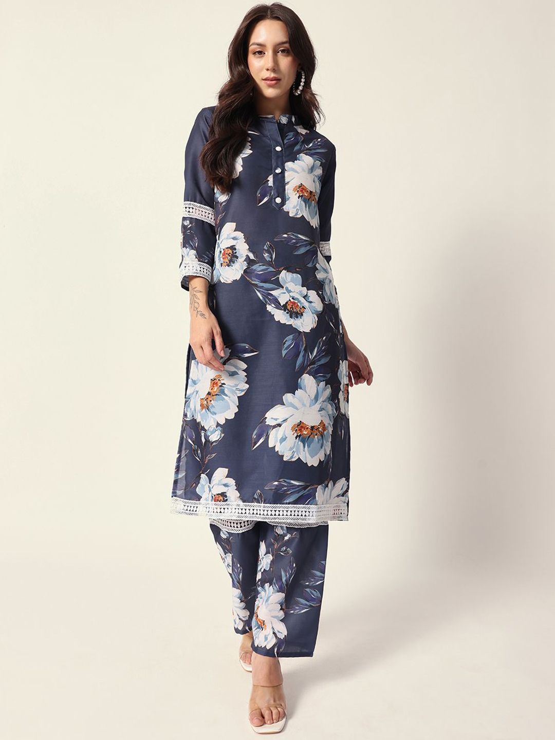 Dhiyona IS Women's Floral Printed Mandarin Collar Straight Kurta With Trousers