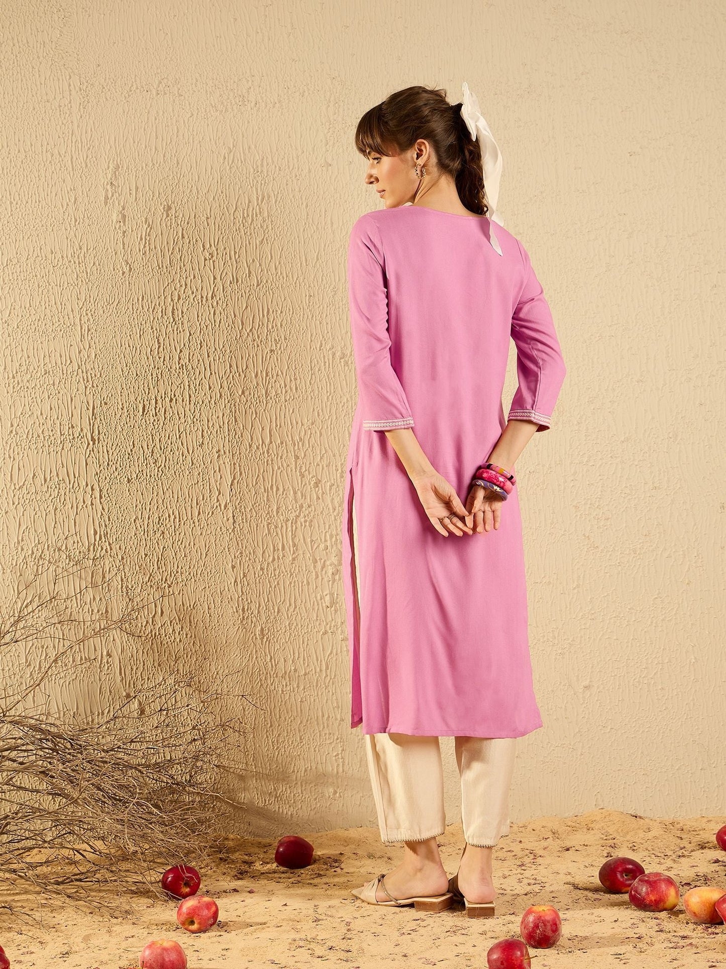 Dhiyona IE Floral Embroidered Round Neck Machine Weave Straight Kurta