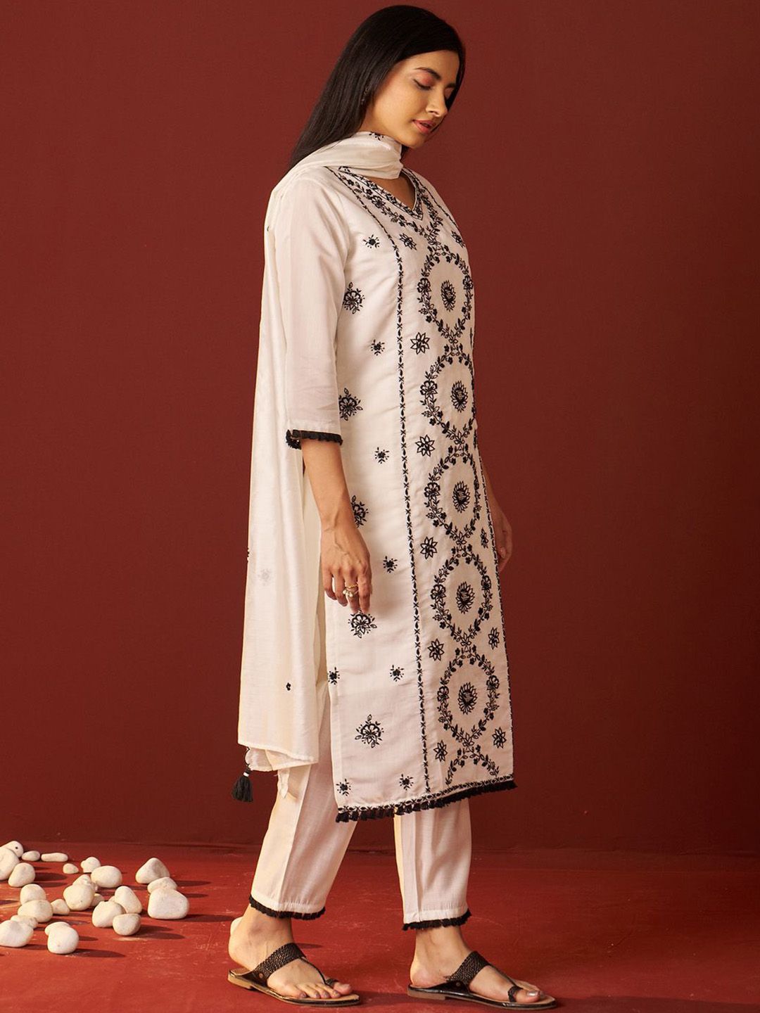 Women Floral Embroidered Kurta with Trousers & Dupatta