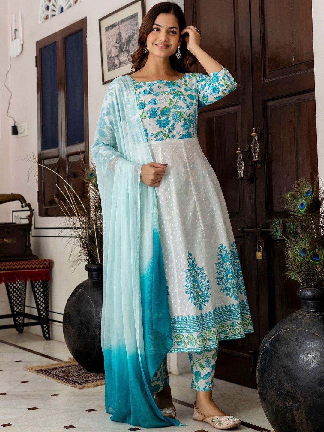 Dhiyona IE Women Floral Printed Regular Pure Cotton Kurta with Trousers & With Dupatta