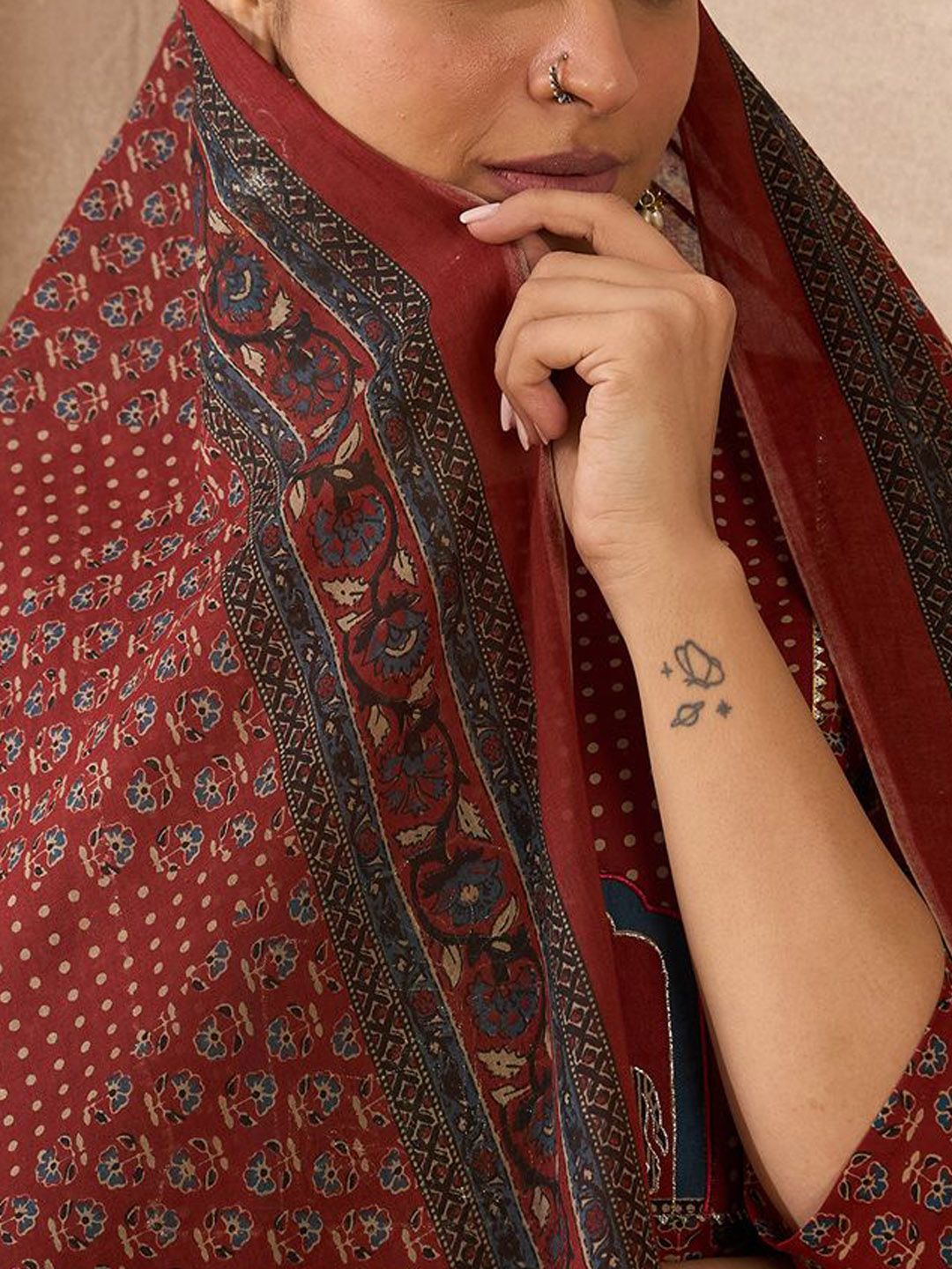 Women Ethnic Motifs Printed Regular Pure Cotton Kurta with Trousers & With Dupatta