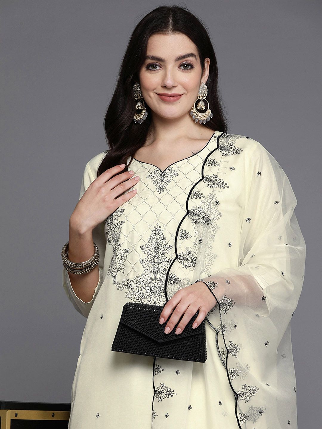 Dhiyona IE Women Ethnic Motifs Embroidered Regular Thread Work Kurta with Trousers & With Dupatta