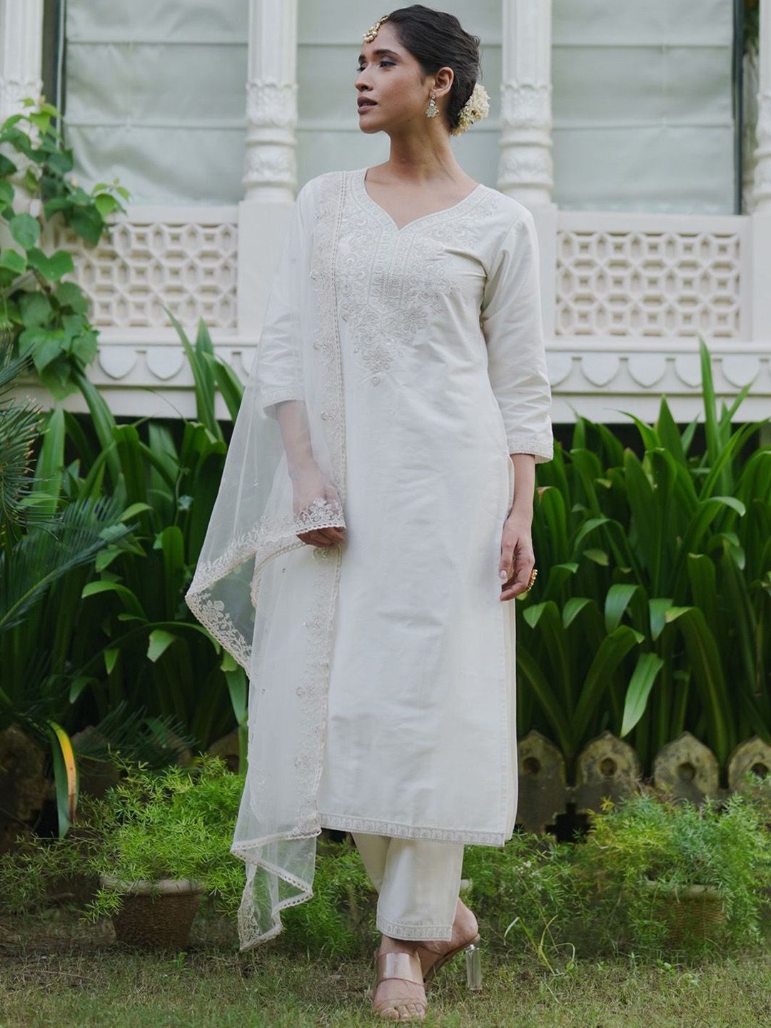 Dhiyona IE Floral Embroidered Thread Work Kurta with Trousers & Dupatta
