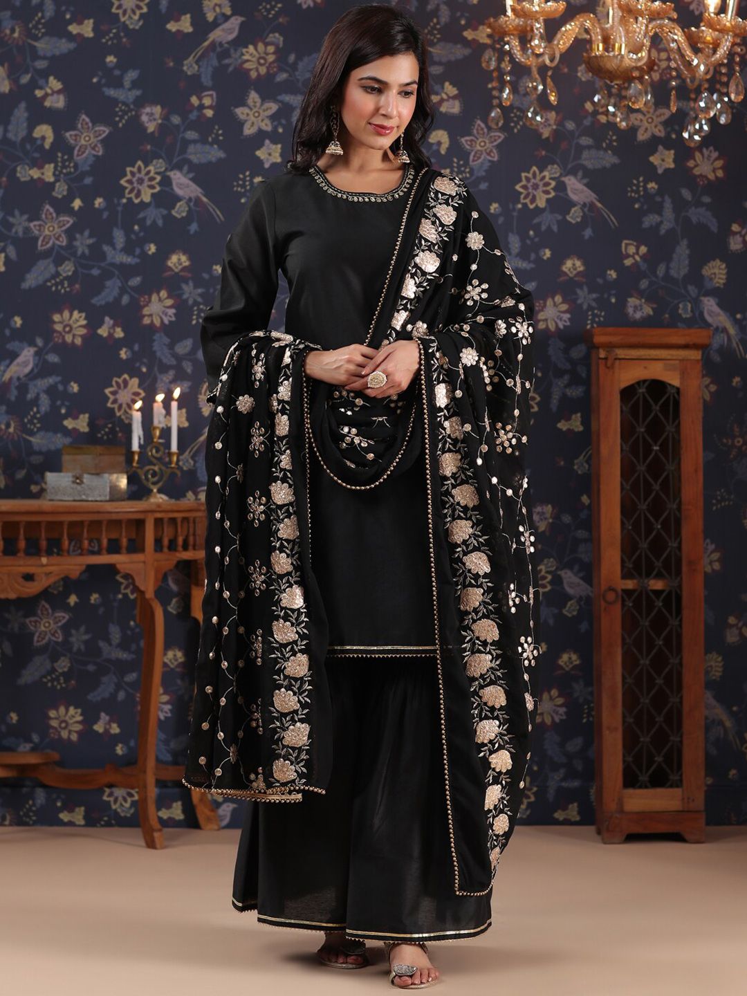 Dhiyona PD Women Thread Work A-Line Kurta With Sharara & Dupatta