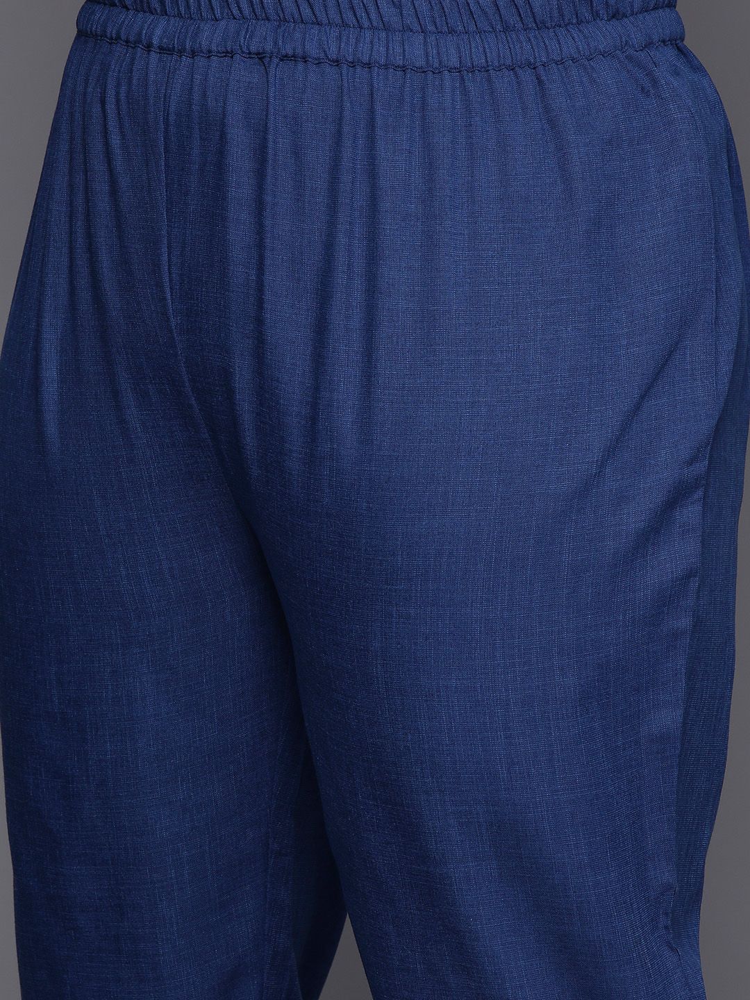 Dhiyona VA Women'sPlus Size Embroidered Thread Work Kurta with Trousers & Dupatta