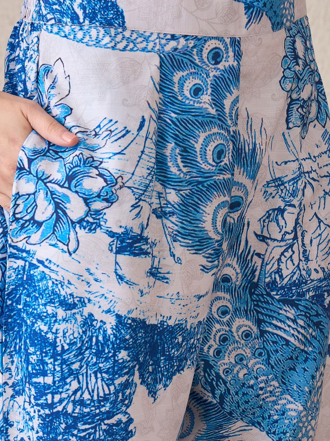 Dhiyona IE Floral Printed V-Neck Straight Kurta With Trouser