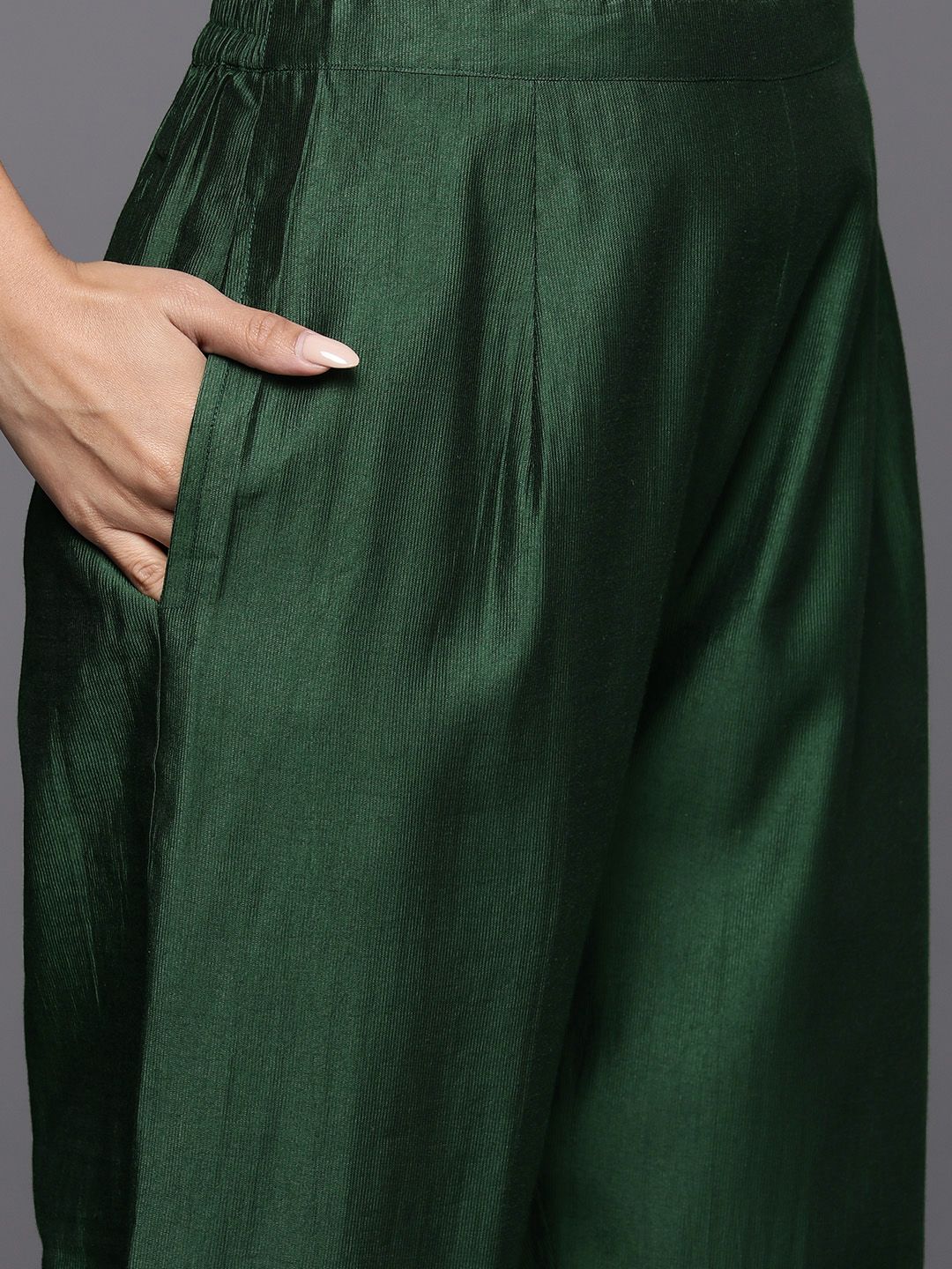 Dhiyona IE Women Embroidered Straight Kurta & Trousers With Dupatta