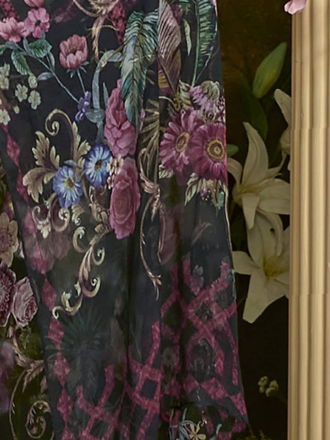 Dhiyona IE Floral Embroidered Regular Thread Work Kurta with Trousers & Dupatta