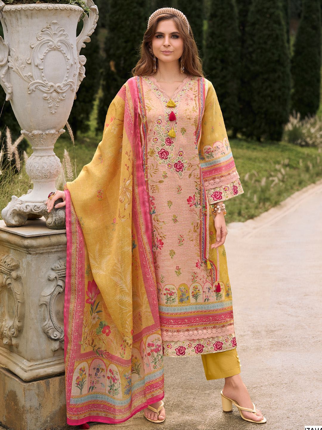Dhiyona IE Women Embroidered Thread Work Linen Kurta with Trousers & With Dupatta