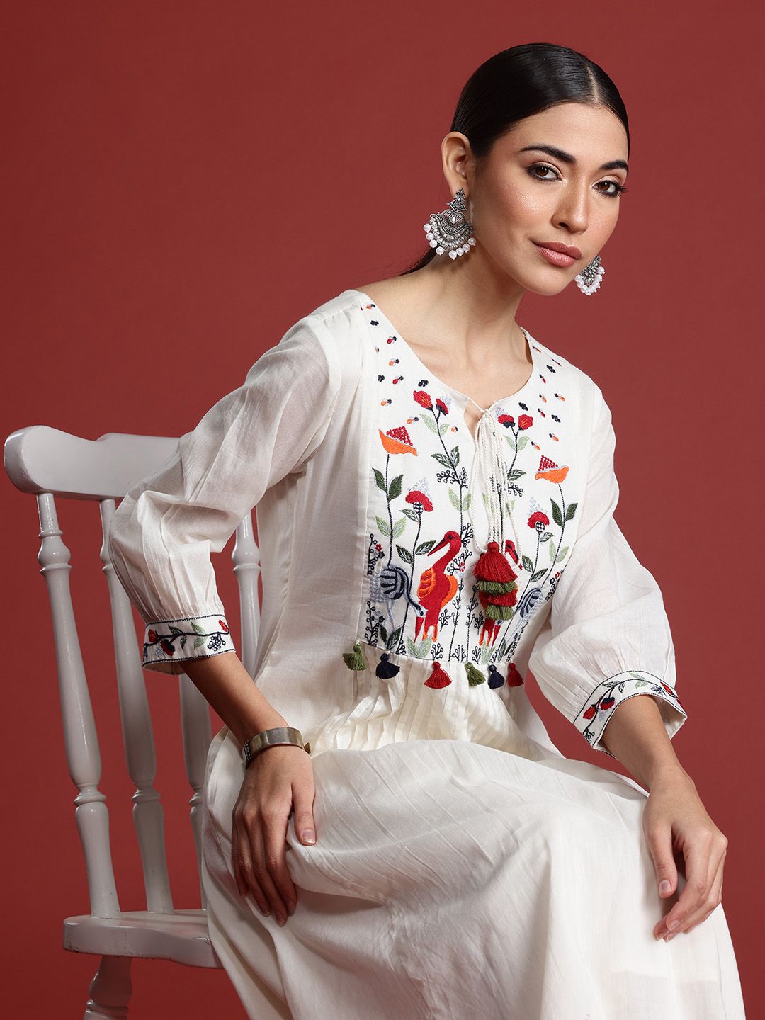 Dhiyona IE Floral Embroidered Panelled Thread Work Pure Cotton Kurta with Trousers