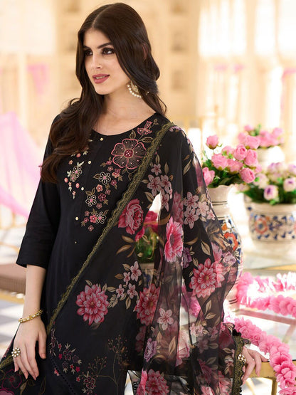 Floral Embroidered Regular Thread Work Kurta With Trousers & Dupatta
