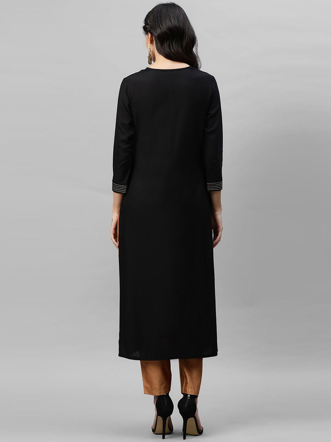 Dhiyona IE Women Black Embroidered Anarkali Kurta
