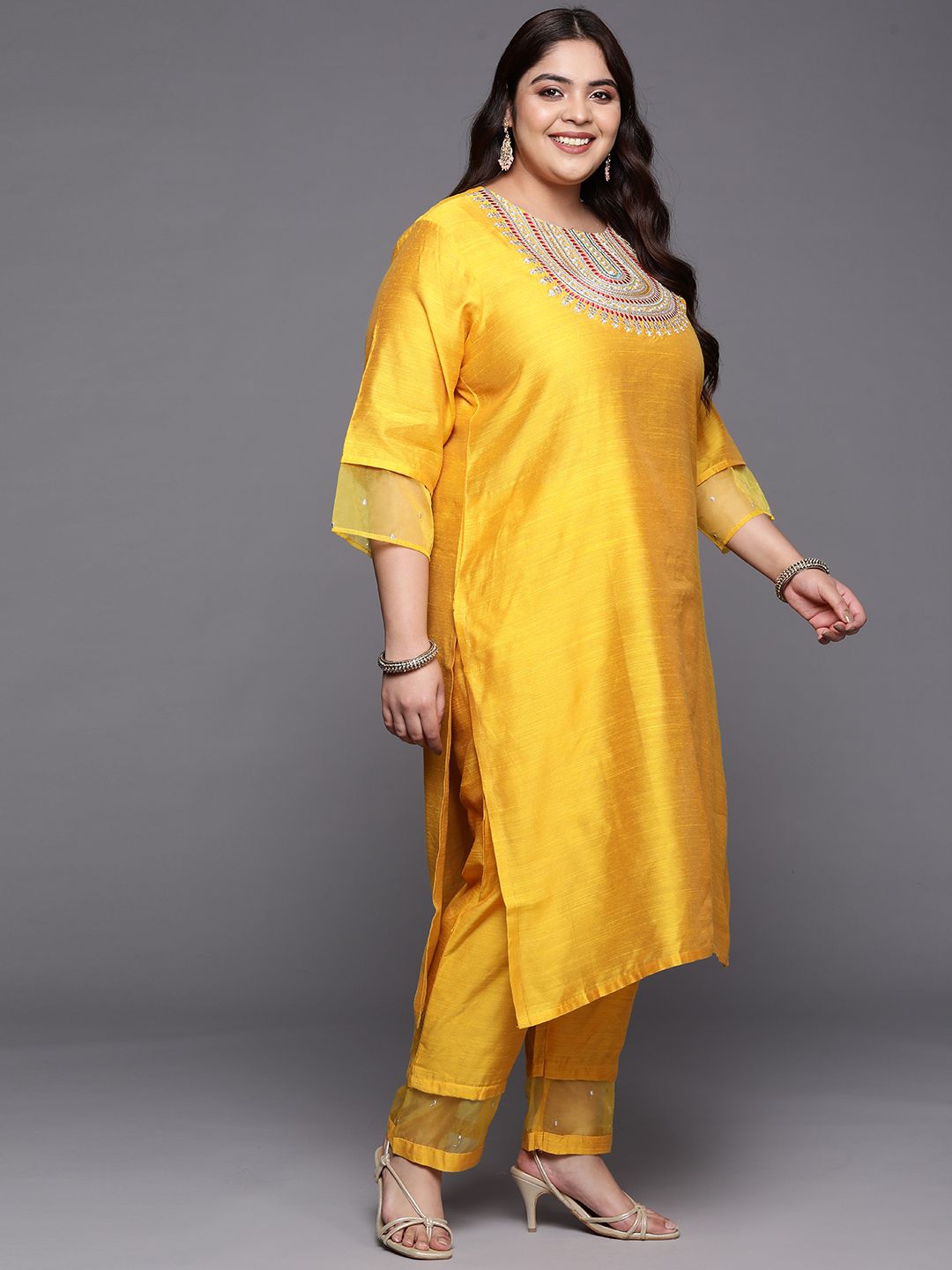 Dhiyona VA Women's Ethnic Motifs Yoke Design Sequinned Plus Size Kurta with Palazzos & Dupatta