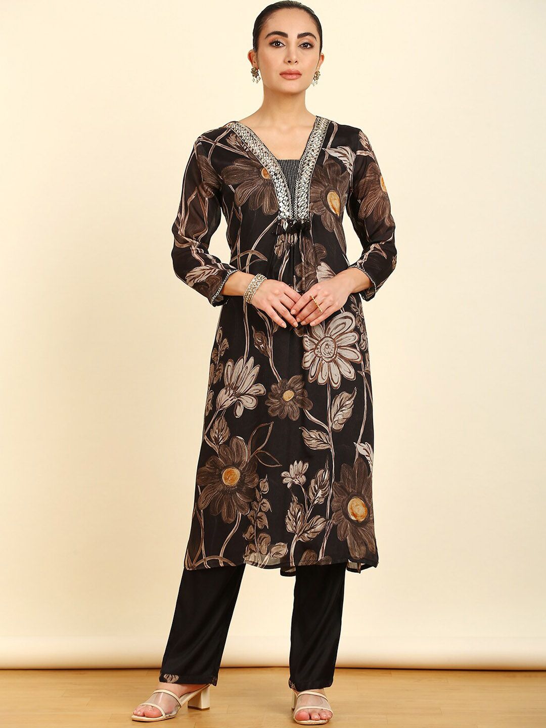Dhiyona SO Women's Floral Printed Gotta Patti Kurta with Trousers & With Dupatta