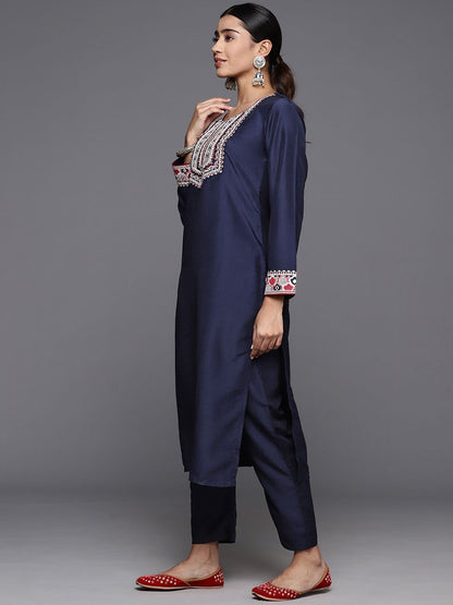 Dhiyona VA Women'sFloral Yoke Design Thread Work Straight Kurta with Trousers & Dupatta