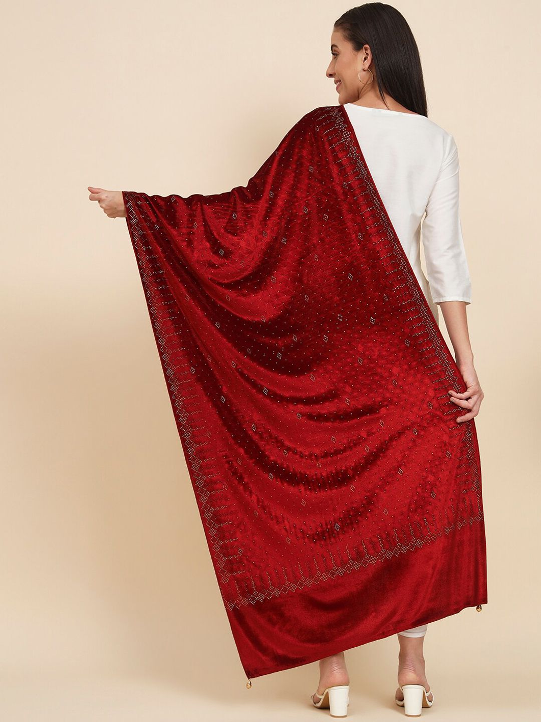 Dhiyona PA Embellished Velvet Shawl