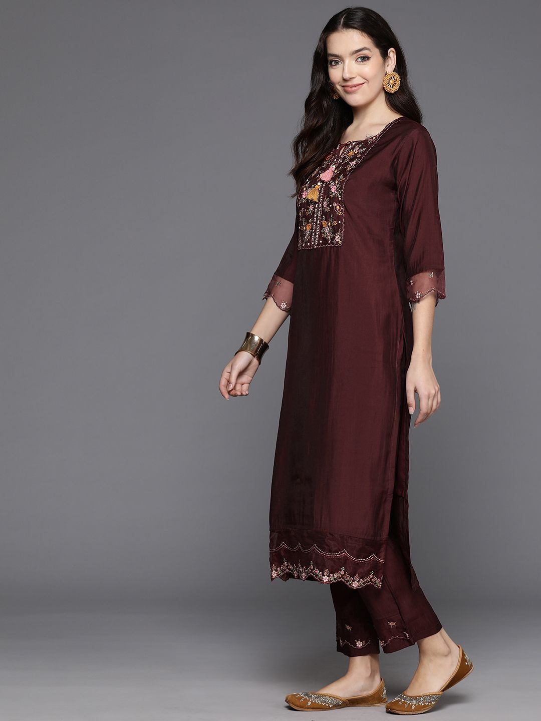 Dhiyona IE Women Floral Embroidered Regular Sequinned Kurta with Trousers & With Dupatta