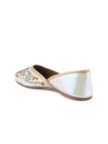 Dhiyona AK Women Embellished Mojaris Flats