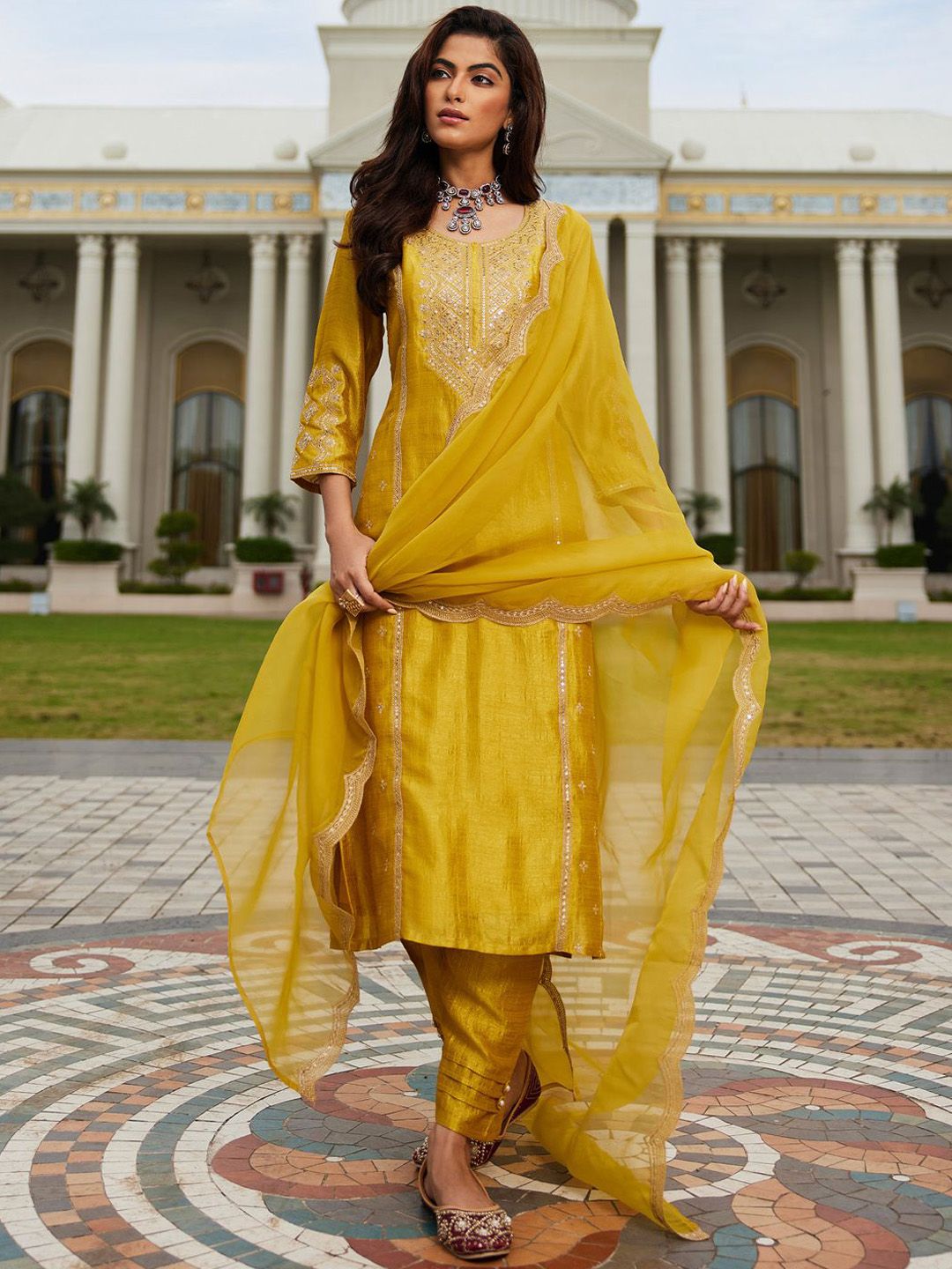 Women Ethnic Motifs Embroidered Regular Kurta with Trousers & With Dupatta