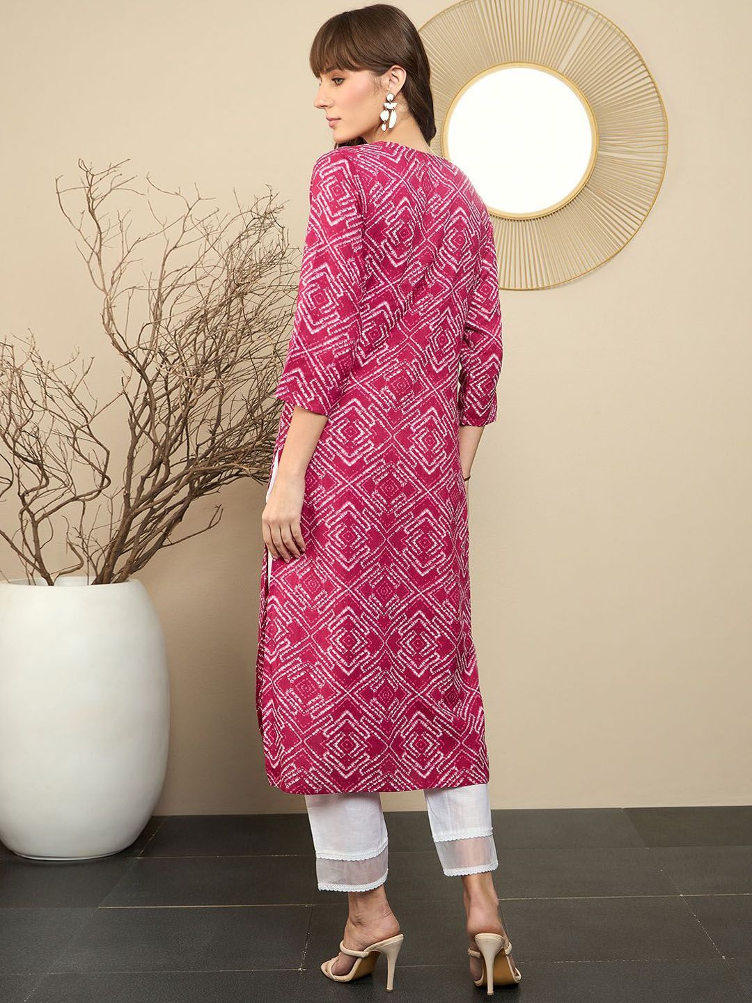 Dhiyona IE Pink Geometric Printed Notch Neck Straight Kurta
