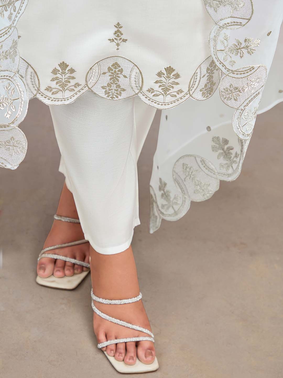 White Ethnic Motifs Embroidered Zari Detailed Kurta With Trousers & Dupatta