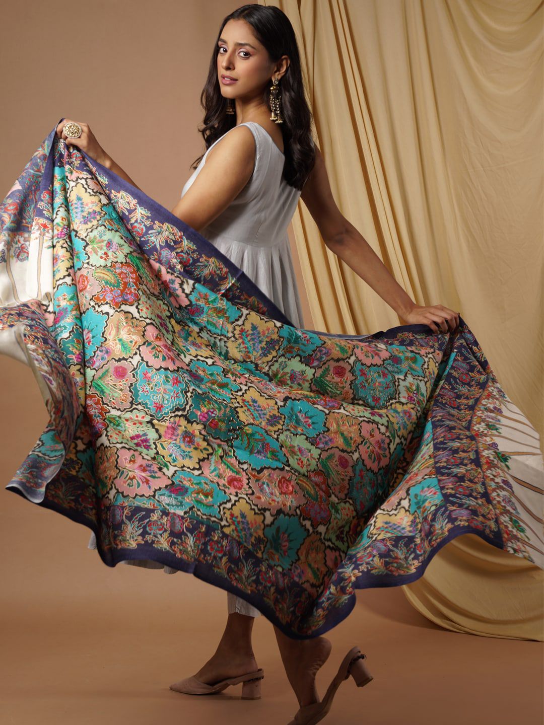 Dhiyona PA Women Teal Blue & Pink Kalamkari Pure Wool Shawl