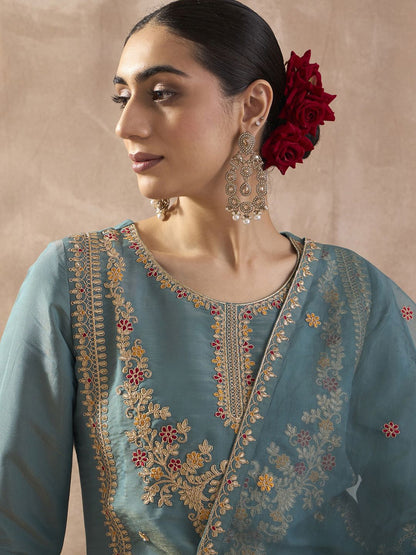 Floral Embroidered Round Neck Thread Work Kurta With Palazzos & Dupatta