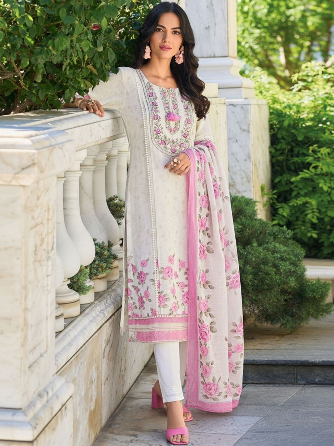 Dhiyona IE Floral Printed Round Neck Thread Work Linen Kurta With Trousers & Dupatta
