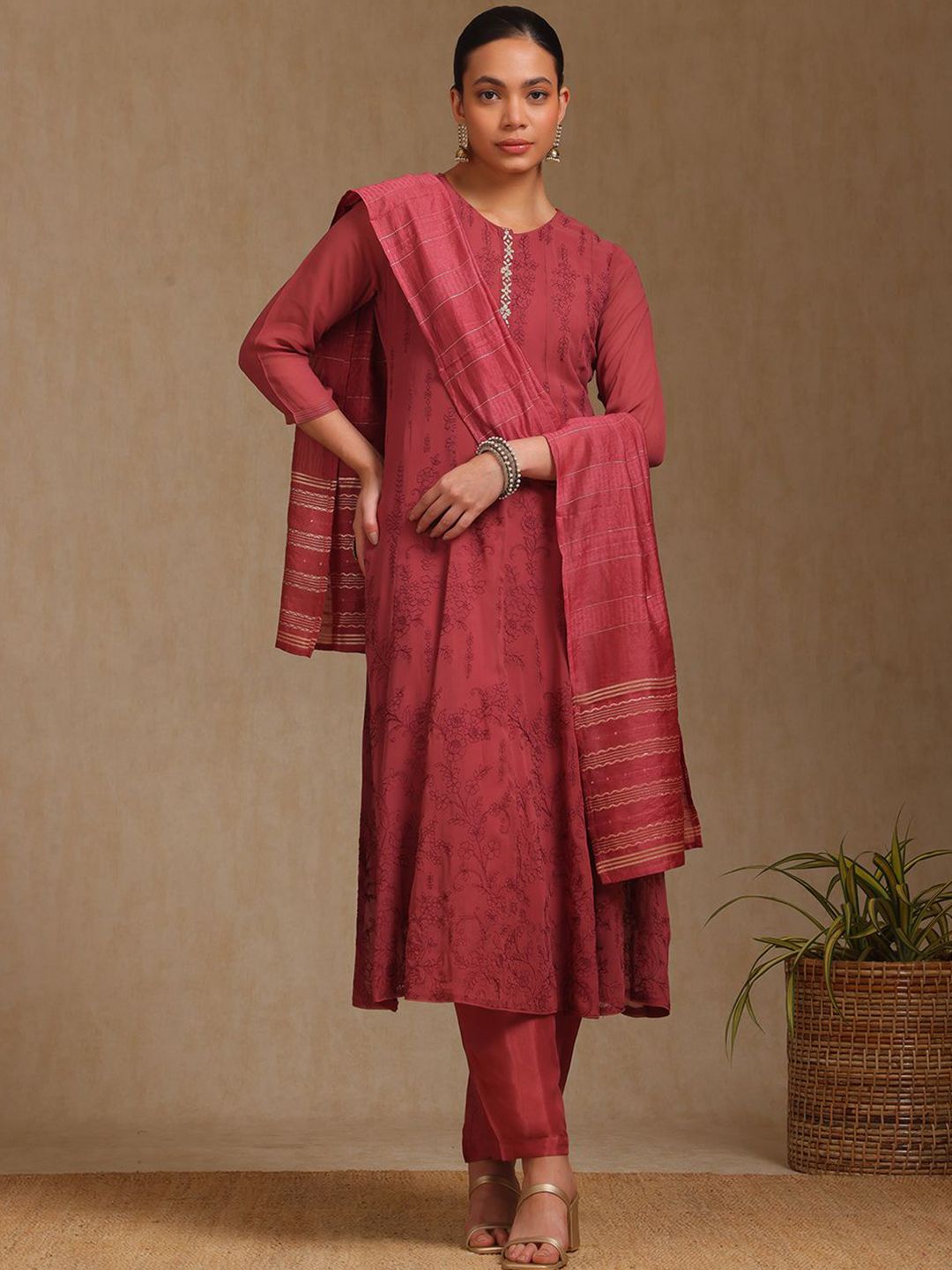 Dhiyona SO Women's Women Printed Regular Thread Work Kurta with Trousers & With Dupatta