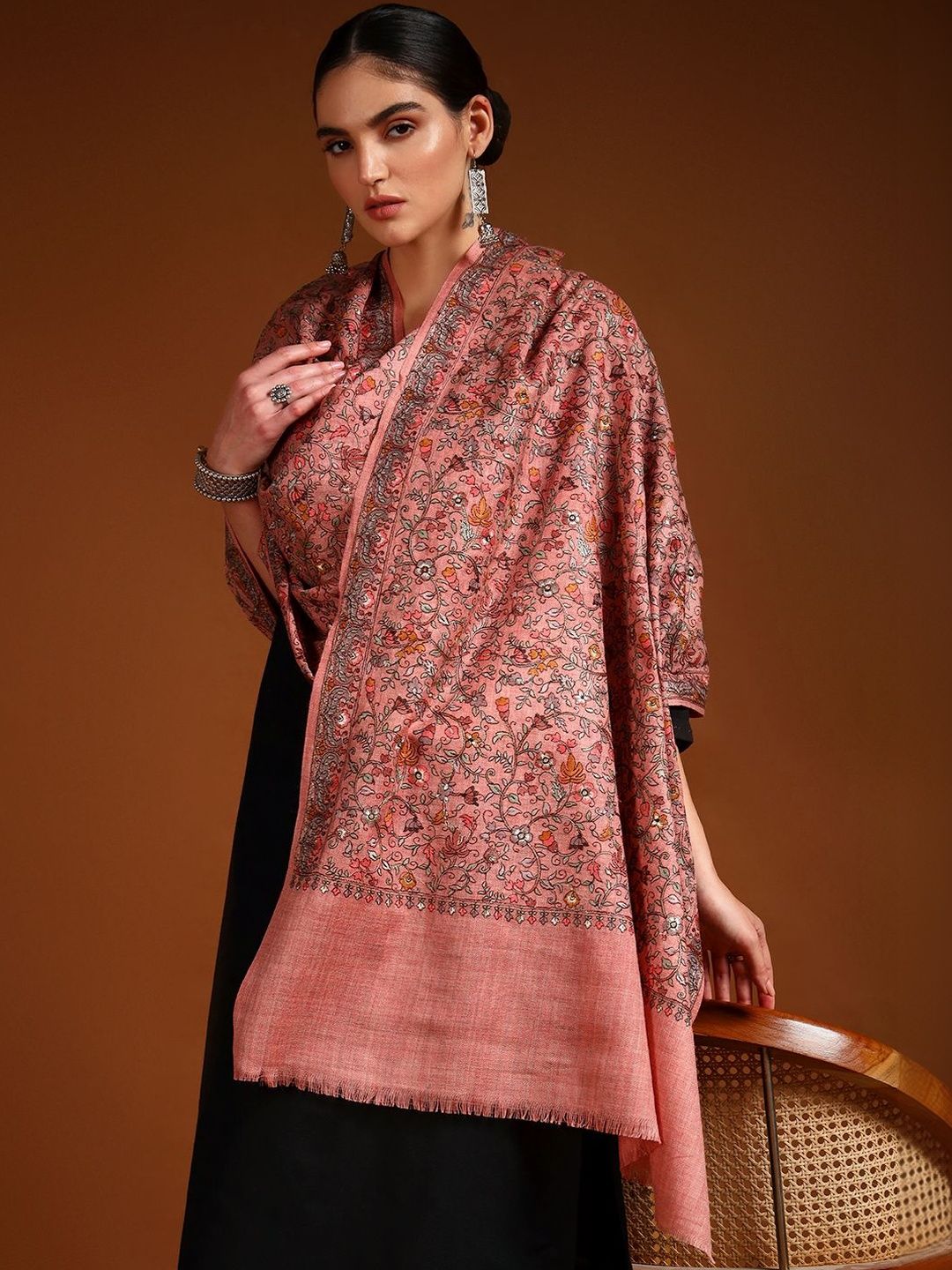 Dhiyona PA Women Floral Embroidered Shawl