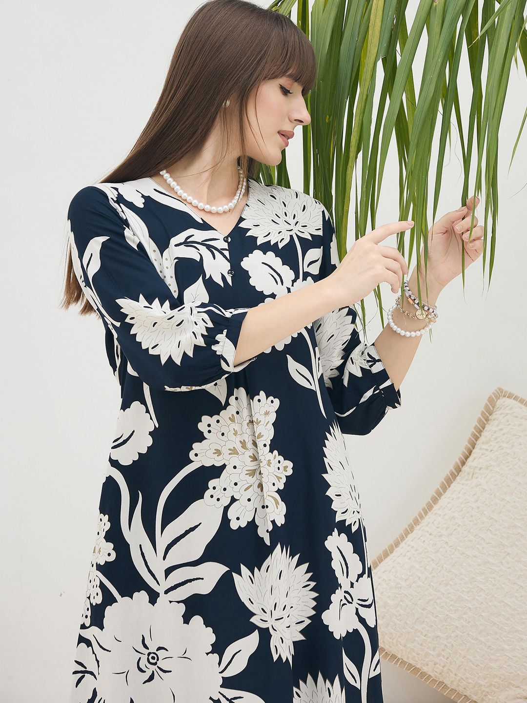 Dhiyona IE Floral Printed V-Neck Tunic & Trousers