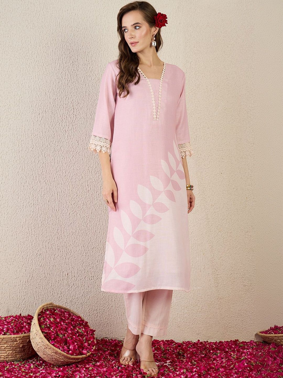Women Floral Printed Regular Thread Work Linen Kurta with Trousers & With Dupatta
