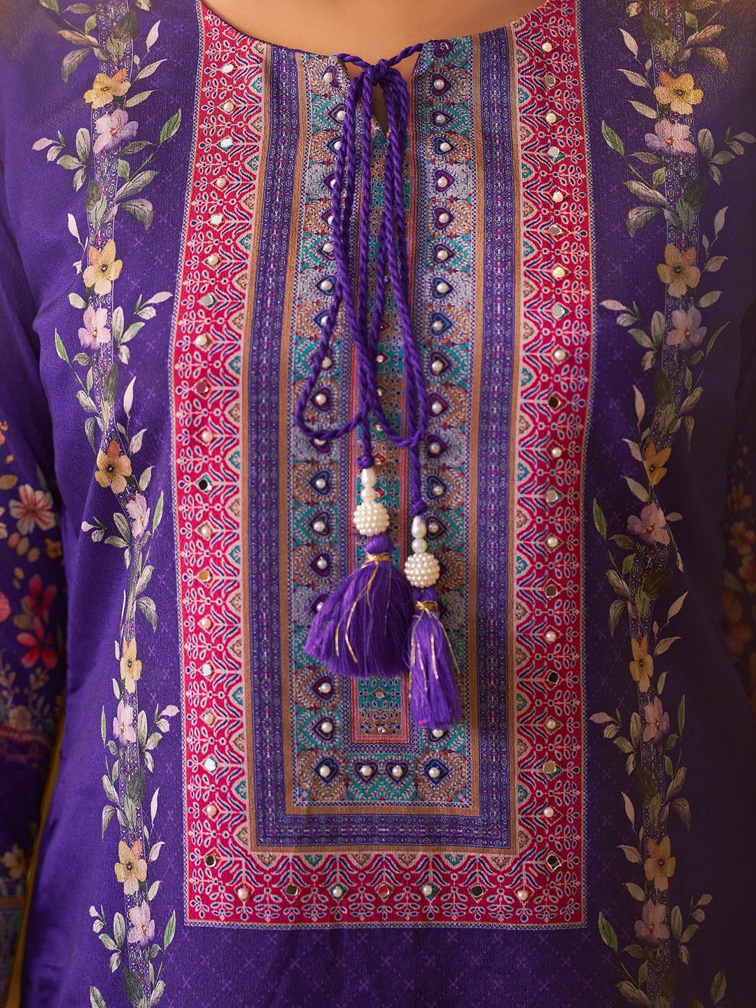 Women Floral Printed Regular Kurta with Trousers & Dupatta