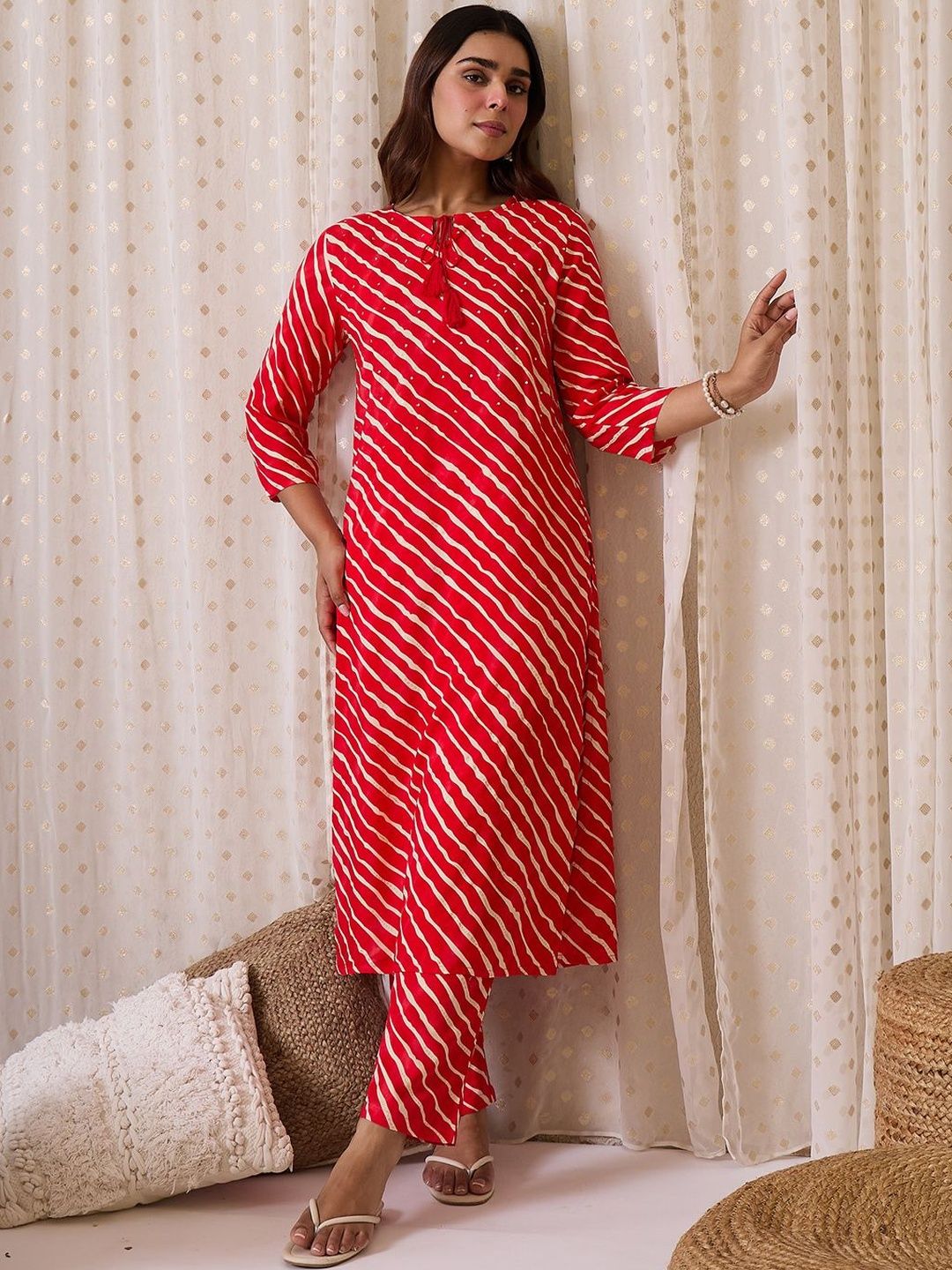 Dhiyona IE Women Leheriya Printed Regular Sequinned Kurta with Trousers