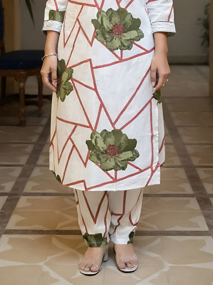 Dhiyona IE Women's Women Floral Printed Regular Thread Work Pure Cotton Kurta with Trousers