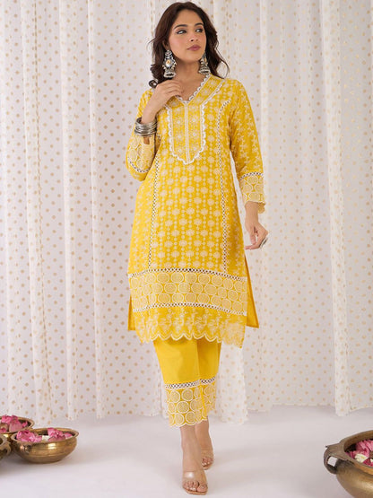 Floral Embroidered Thread Work Pure Cotton Kurta With Trousers & Dupatta