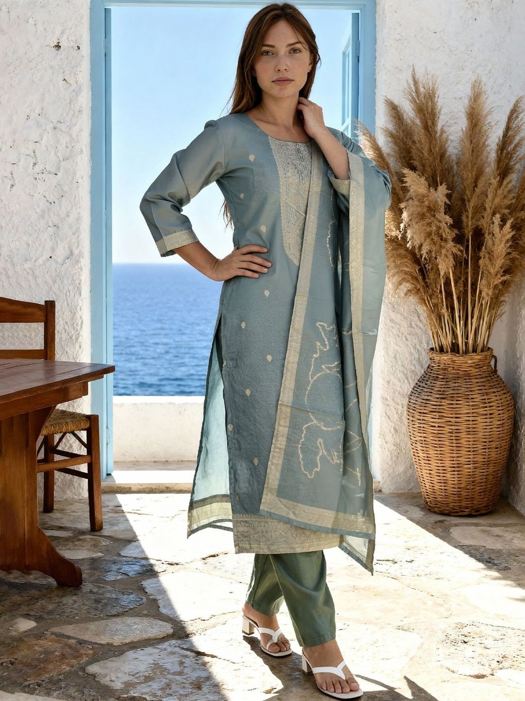 Dhiyona IE Women Regular Kurta with Trousers & With Dupatta
