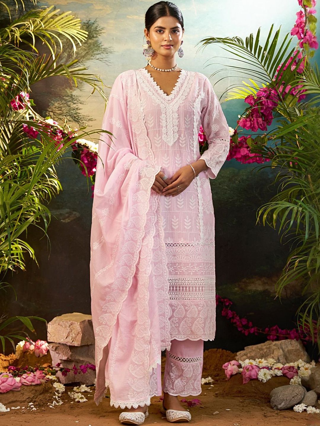 Floral Embroidered Thread Work Pure Cotton Kurta With Trousers & Dupatta