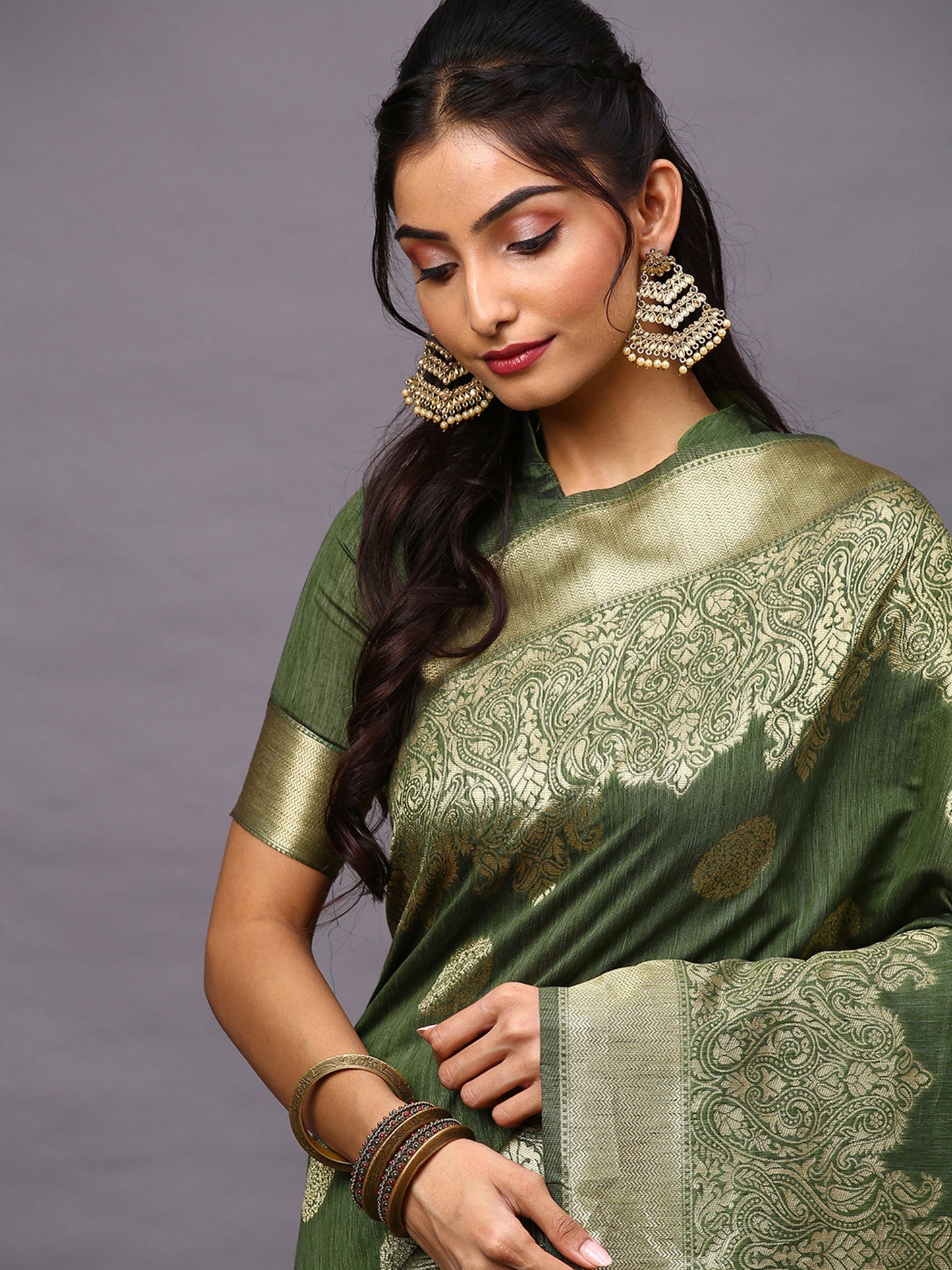 Women's Silk Blend Olive Woven Design Woven saree With Blouse Piece