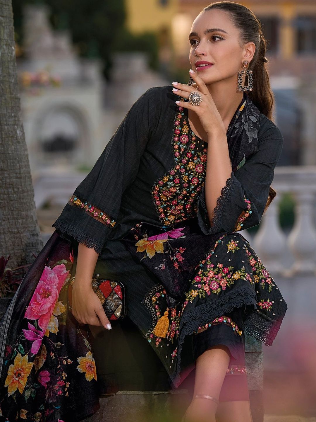 Women Floral Printed Cotton Kurta with Trousers & Dupatta