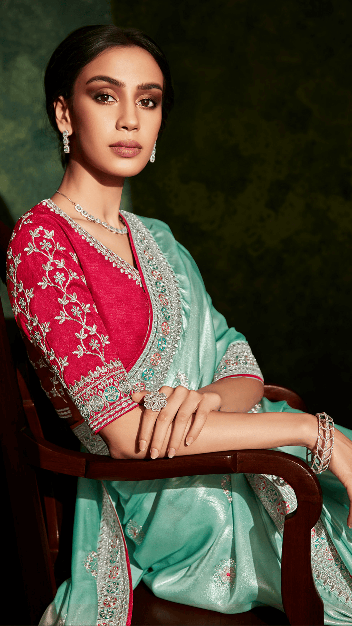 Dhiyona KM Women Blue Pure Georgette Saree