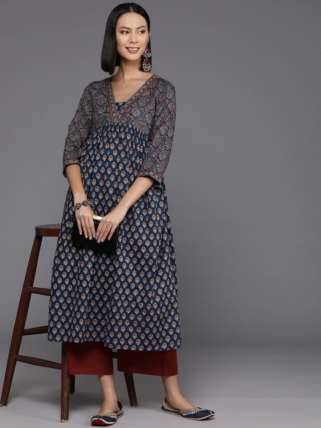 Dhiyona VR Women's Blue And Maroon Bandez Printed Anarkali Kurta