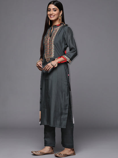 Dhiyona VR Women's Grey Embroidered Kurta Paired With Tonal Bottom And Contrast Dupatta